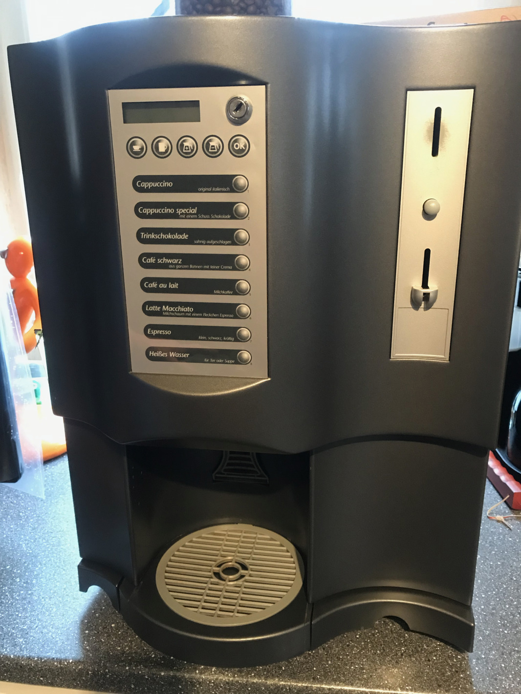 GKM 248-63 Kaffee Vollautomat,Kaffeemaschine  mit Mahlwerk,8 Getränkesorten,Option-(Für Münzeinwurf  Nachrüstung  möglich)